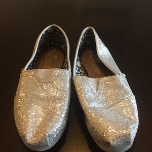 Sparkly silver Toms